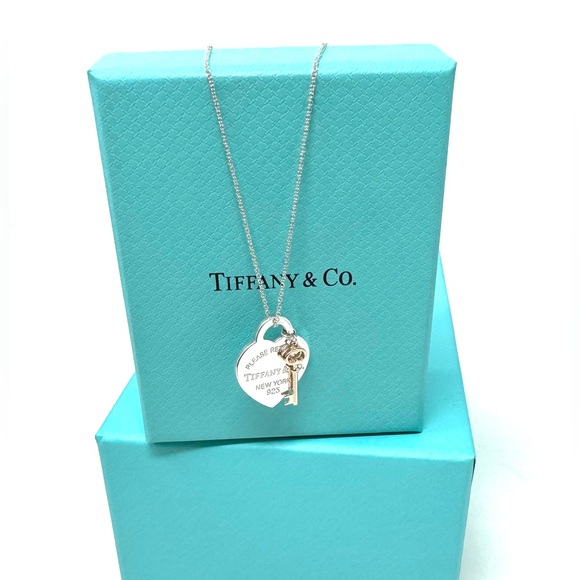 Tiffany & Co. Jewelry - Authentic Tiffany & co. Return To Heart Tag / Key Necklace.